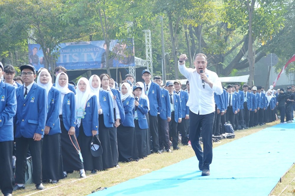 Cak Eri Serukan Estafet Kepemimpinan kepada 7.269 Mahasiswa Baru ITS